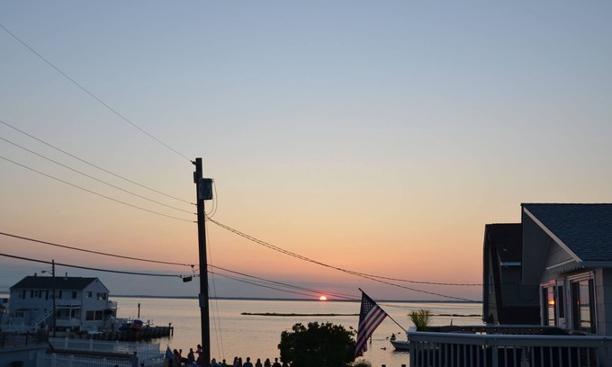North Beach Haven House | First Floor, Fantastic Water Views, Bay Beach, Pet Friendly.