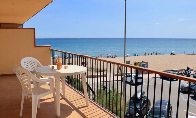 Pals Apartment | First line beach apartment with sea vue - Pals beach (DU 3H 321)