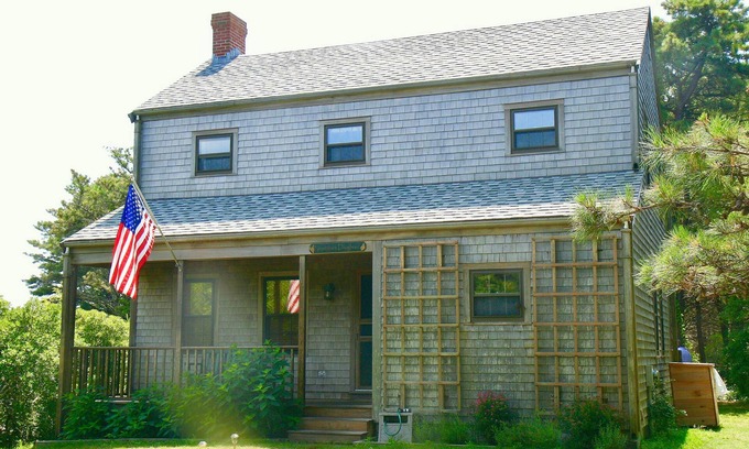Eel Point House | Fishers Landing Retreat - near Madaket & Eel Point