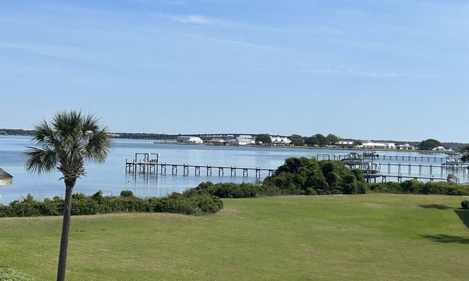 Pensacola Beach Condo | Five Star Vacation Awaits