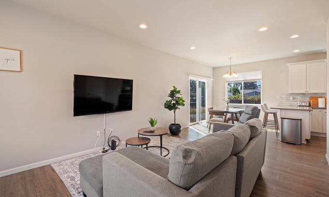 Lakewood House | FiveStar Cozy Home Sweet Home