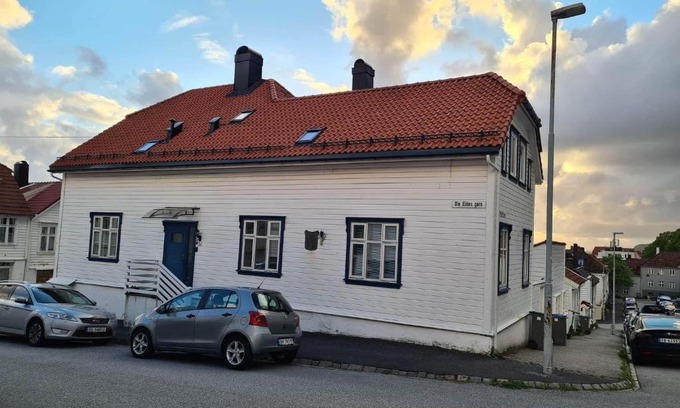 Bergen City Centre Apartment | Fløyen Townhouse