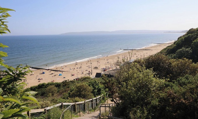 Bournemouth City Centre Cottage | Flat 2 - Studland