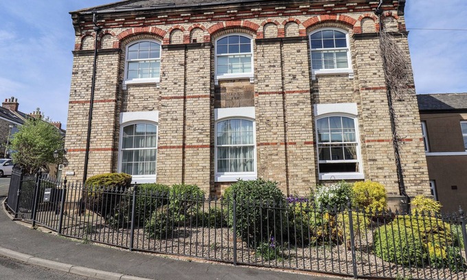 Ruswarp Cottage | FLAT 2 THE OLD CHAPEL, pet friendly, with a garden in Whitby