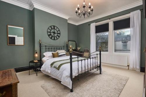 Cullercoats Apartment | Flat 5 Minutes From The Beach - Street Parking