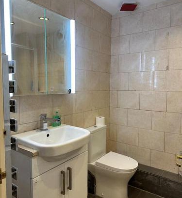 Luton Apartment | Flat Close To Leagrave Station Luton Airport