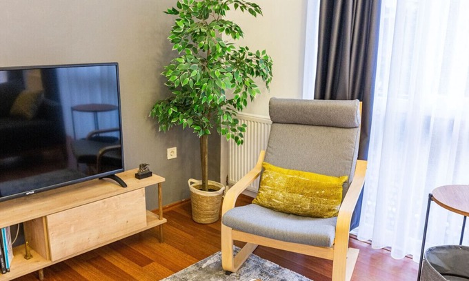 Umraniye Apartment | Flat near Metropol Istanbul Mall and Bulvar 216