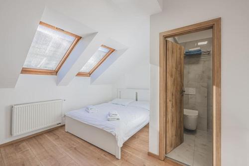 Andel Apartment | Flat Near Prague Castle Stylish & Prime Location 5