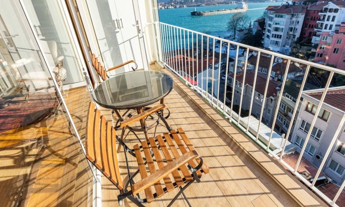 Rumeli Hisari Apartment | Flat with Bosphorus View near Shore in Sariyer