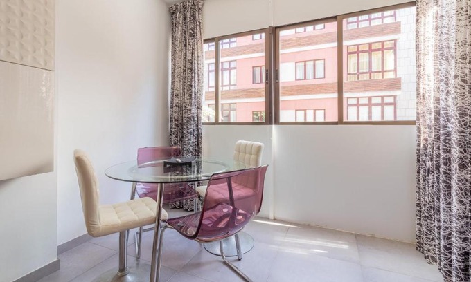 Las Palmas de Gran Canaria Apartment | Flatguest Santa Catalina + Beach + Central + WiFi