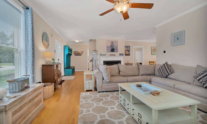 Niantic House | Flip Flop Hideaway - Family Beach Retreat