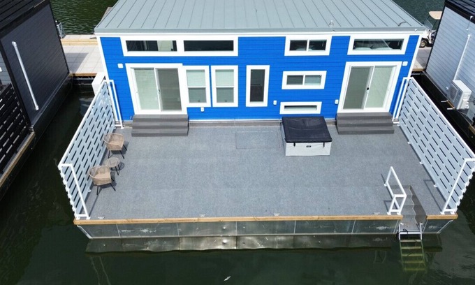 Russell Springs Boat Rental | Floathouzz-Blue Tiny XL