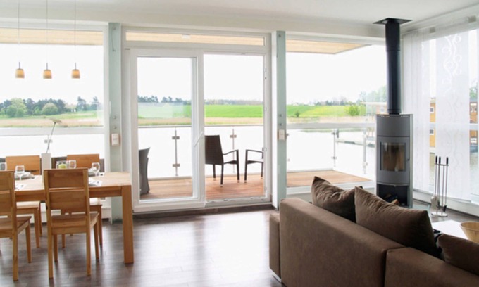 Kroeslin House | Floating House 2 Wotig with fireplace - 01. Floating Houses (95 m²) with fireplace