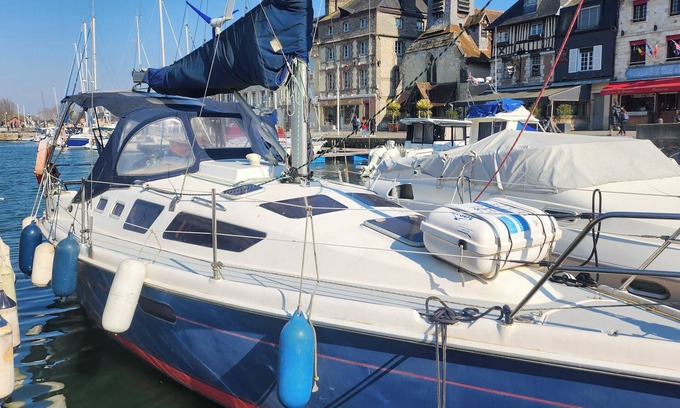 Honfleur Boat Rental | Floating house with terrace in Honfleur