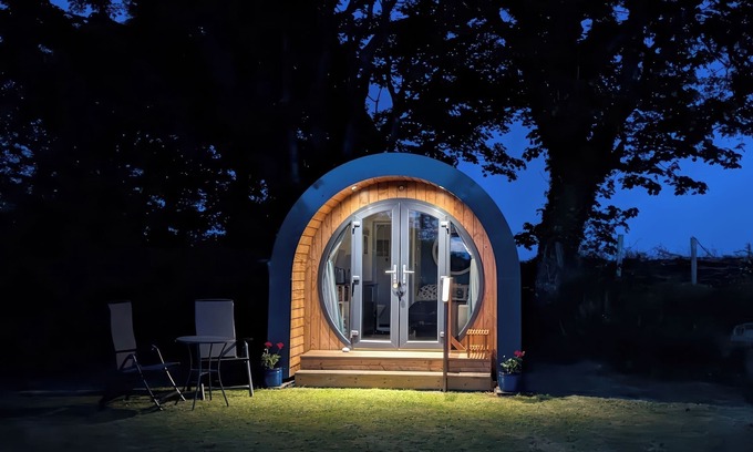 Merrion Cottage | FLORENCE POD, pet friendly, with a garden in Pembroke