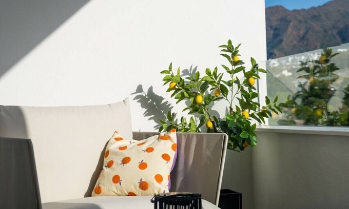 Novi Beograd House | Flower gardens Estepona
