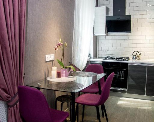 Kremenchuk Apartment | Flowers&birds