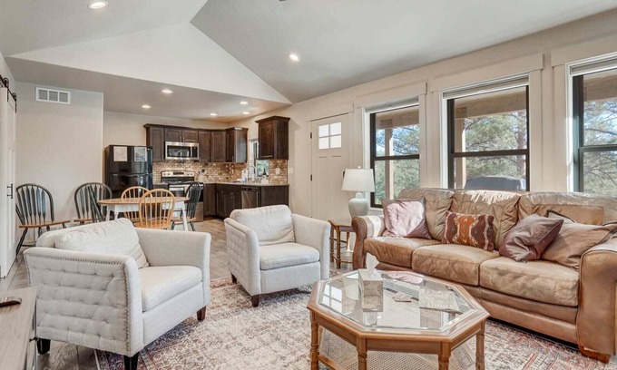 Florissant House | Fly Fishing Paradise! New, Peaceful Cabin