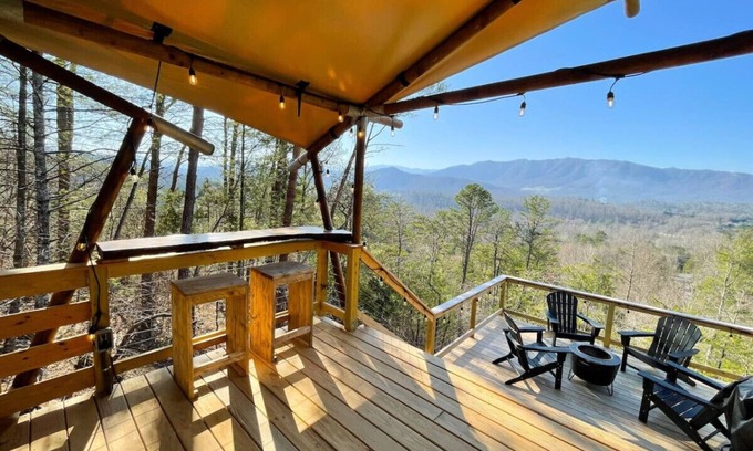 Townsend RV Rental | “Flying Squirrel” Glamping Tent *NEW HOT TUB*