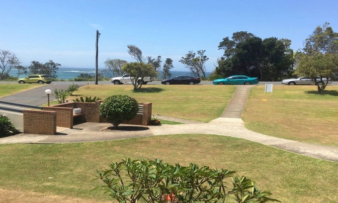 Port Macquarie Apartment | Flynns View 8: 2 BR, 1 BA Apartment in Port Macquarie, Sleeps 6