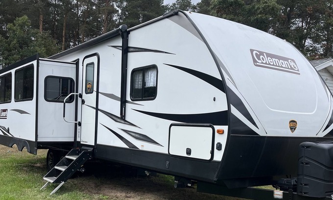 Foley House | Foley, Alabama RV with lot in small park, close to gulf beaches and amenities.