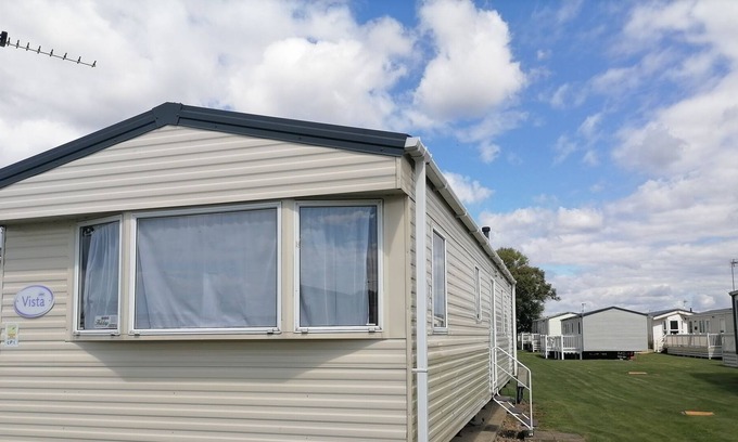 Icklesham House | Foley’s Cabin - Cosy retreat (D/F)