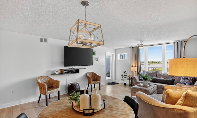Folly Beach Condo | Folly Waterfront Condo - Pool, Screened Porch