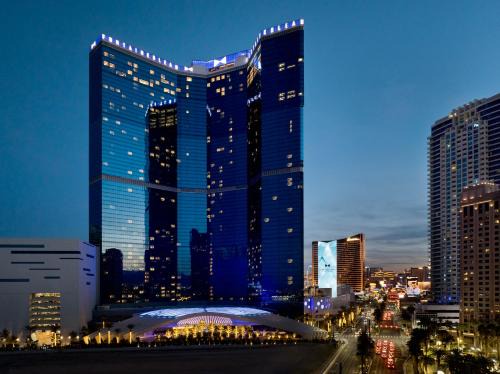 Las Vegas Strip Hotel | Fontainebleau Las Vegas