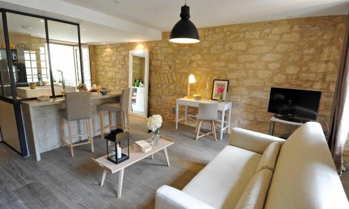 Sarlat-la-Caneda Historic Center Apartment | Fontaines de lÁbbaye