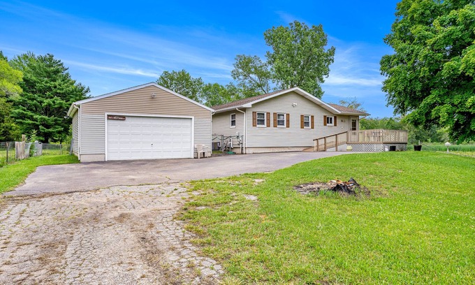 Lake Michigan Beach House | Fontano Casa | House in Coloma near Michigan's Great Lakes