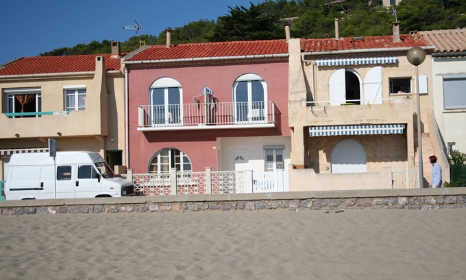 Leucate Apartment | For Rent T2 - Leucate plage - 1er G - FRONT DE MER-