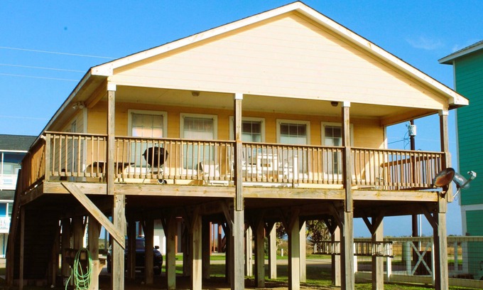 Matagorda House | For Sandy Toes & Sunny Vibes. Book Now!