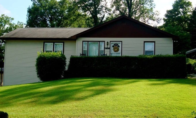 Hendersonville House | For Work or Play, White Squirrel Hill is the Place to be!