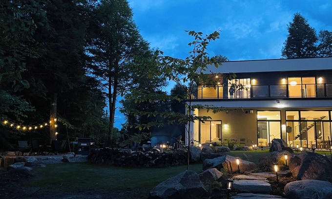 La Conception Ski Chalet | forest chalet Nideli| 4 ensuite bedrooms | SPA & Sauna | cozy backyard & bonfire