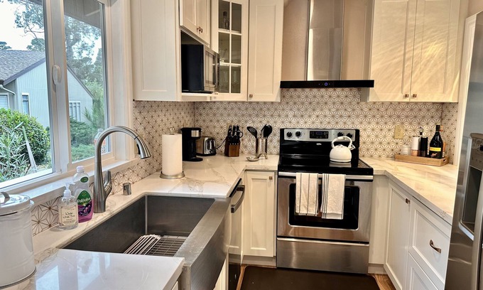 Pacific Grove Apartment | Forest Grove Condo - Pacific Grove