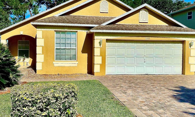 Haines City House | Forest Hill Villa - 4BR Villa w Private Pool and Golf course View