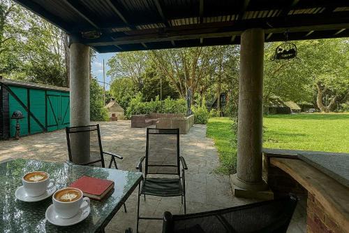 London Borough of Bromley Apartment | Forest Studio Apt free gated Parking on 2 acres Garden