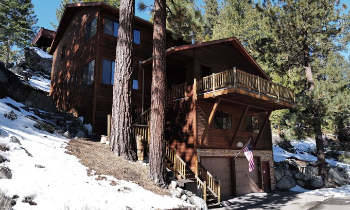 Zephyr Cove House | Forest views/Quiet/Close to Lake Tahoe beaches and town max 10 people
