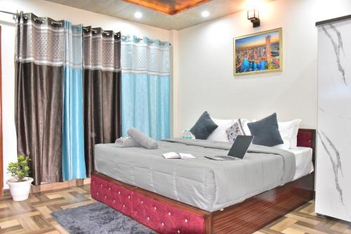 Kumarhatti Apartment | ForestVibe Kasauli l 1Km From Mall Road l Indoor Sitting Area and Restaurant l Kasauli By Splendid Hotels