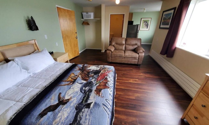 Sitka Apartment | {Forget-Me-Not Inn} Alaskan Waterfront Vacation Rental (Deer Suite)