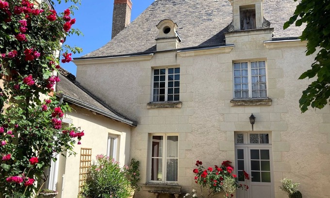 Benais House | Former presbytery with garden in the heart of the vineyards