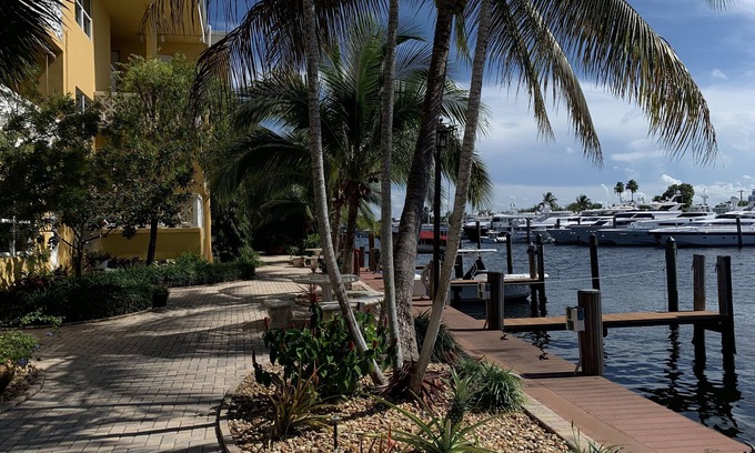 East Fort Lauderdale Condo | Fort Lauderdale's Prime Location! Super Clean! Beach, Parks and Water View.