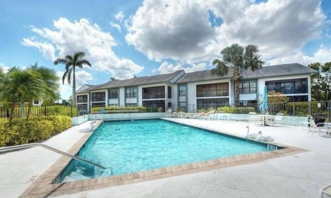 Cypress Lake Condo | FORT MYERS GETAWAY! 2-bedroom condo with WiFi, AC
