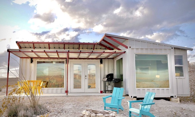 Terlingua House | Fossil Knob Ridge -Mariscal: Ultra Modern Container Home