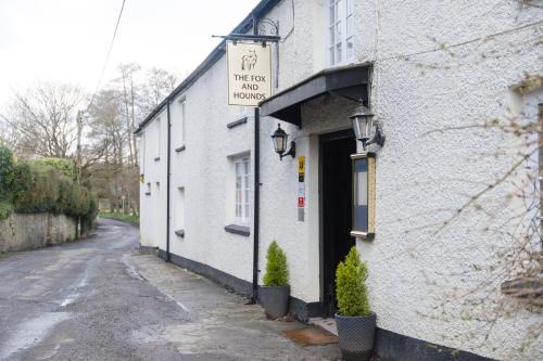 Llancarfan Hotel | Fox And Hounds Llancarfan