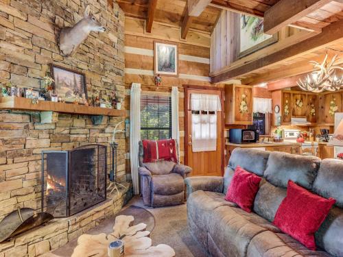 Gatlinburg - Pigeon Forge House | Fox Den