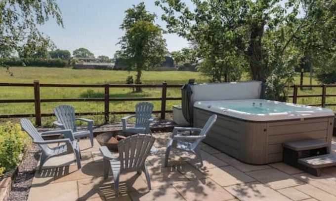 Halfway House Cottage | Fox&Hare cottages sleeps 16 with hot tub, fishing and wild swimming