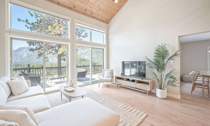 Leavenworth House | Fox Lodge: an oasis with amazing views