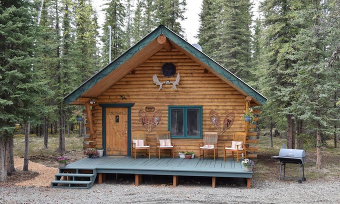 Tok House | Fox 'n Fireweed Cabins