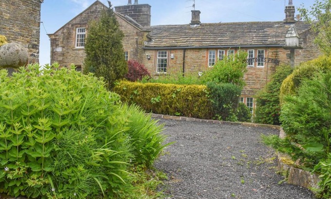Worsthorne House | Foxstones Farm House